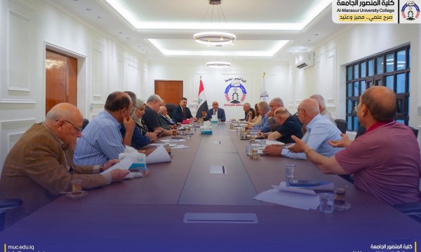 مجلس الكلية يناقش خطط التطوير الأكاديمي والإداري